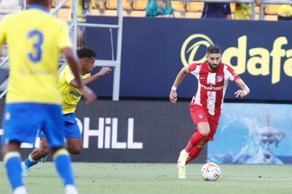 ¡Cádiz y Choco Lozano vencen al Atlético desde la tanda de penales y levantan el Trofeo de Carranza!