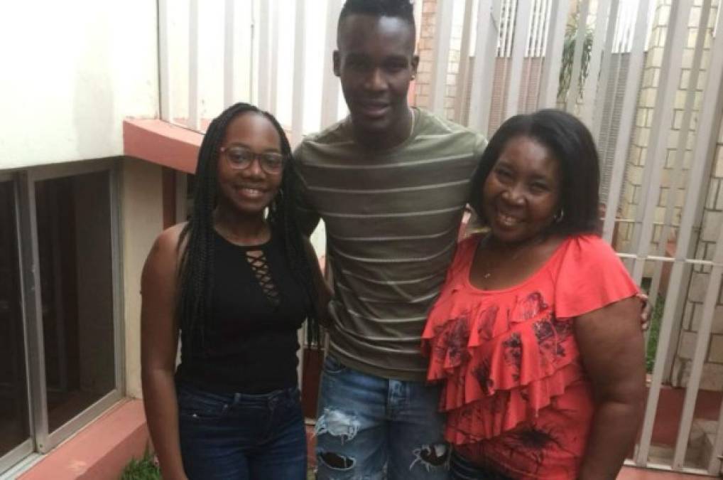 La historia de Rubilio Castillo contada por su madre: 'Los crié vendiendo pan de coco'