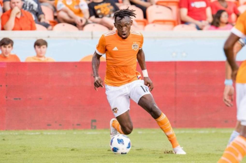 Wilmer Cabrera, DT del Dynamo, alaba a Alberth Elis por su rendimiento