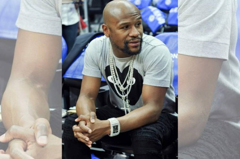 El increíble precio del reloj de Floyd Mayweather en un partido de NBA