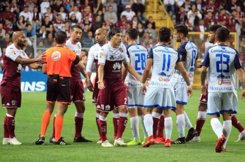 Saprissa y Rubilio Castillo se clasifican a la final en Costa Rica
