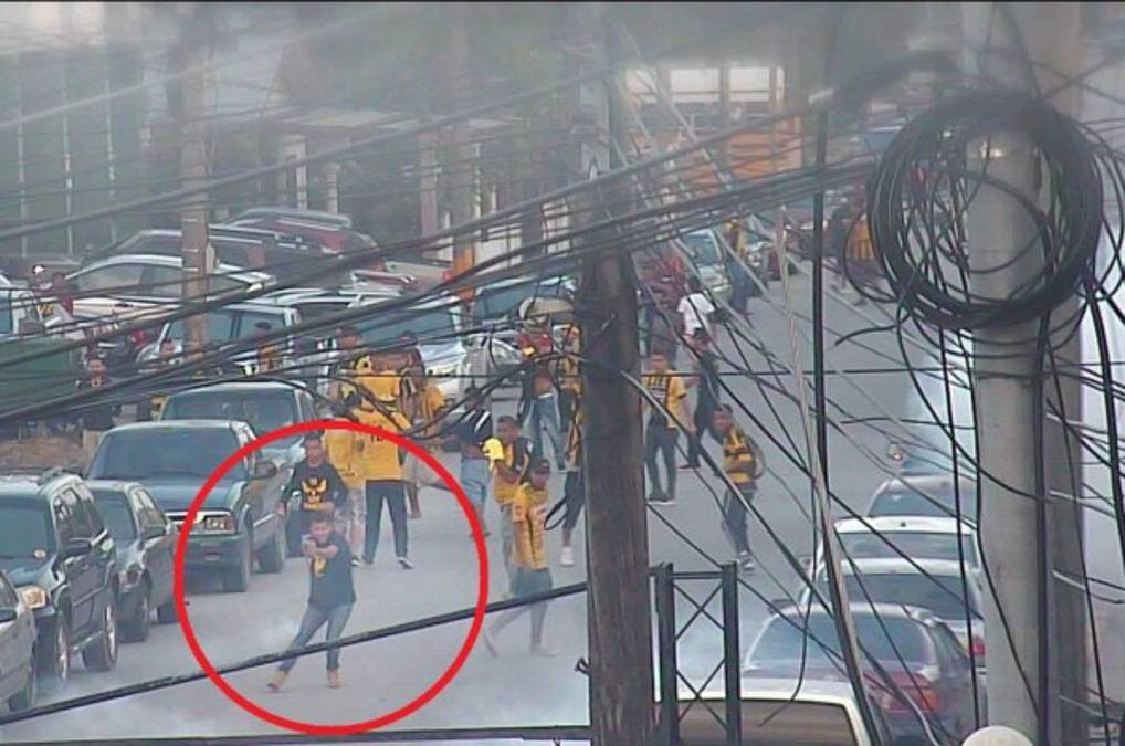 Varios detenidos y policías heridos dejó zafarrancho de barra del Real España