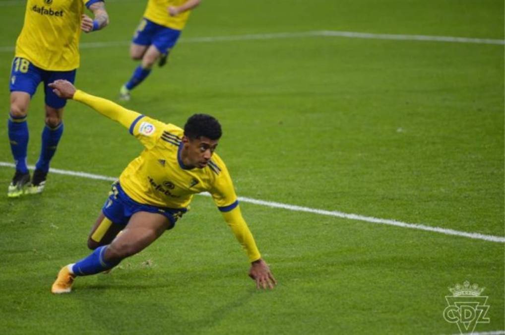 Cádiz y Choco Lozano fueron goleados por la Real Sociedad en la liga española