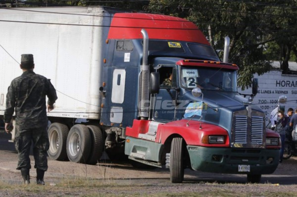 Fuerzas Armadas trasladan primeras maletas electorales para cinco departamentos de Honduras