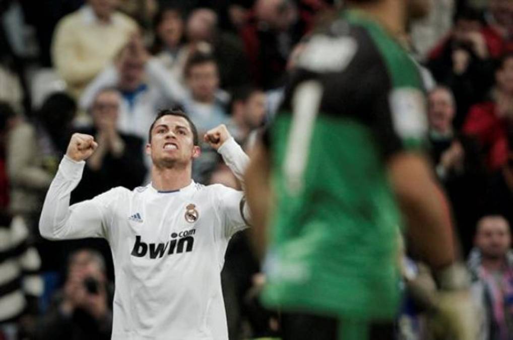 Real Madrid golea y Cristiano alcanza a Messi