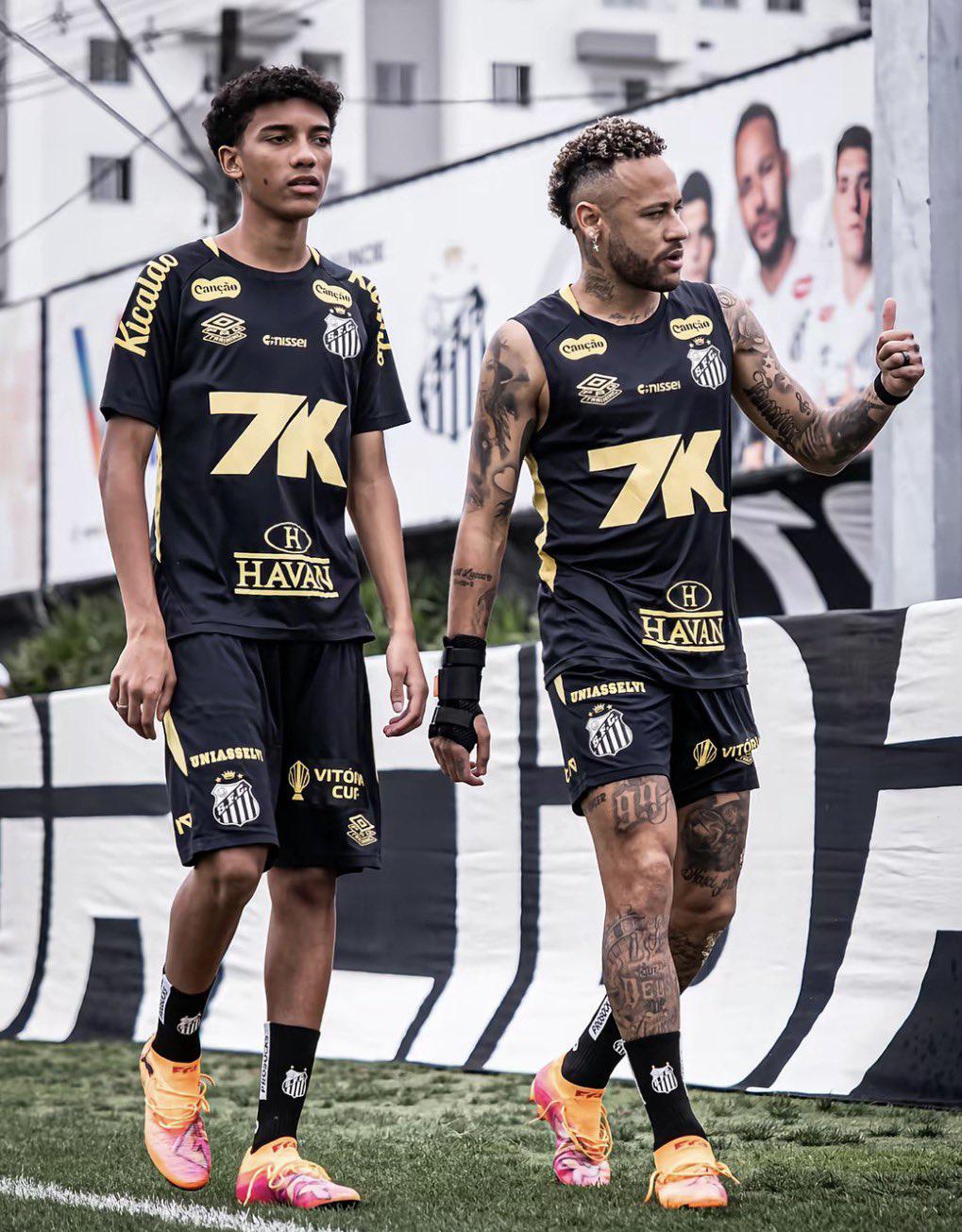 El reprochable motivo por el que Neymar le dio una cachetada al hijo de Robinho y la decisión del Santos antes del Mundial