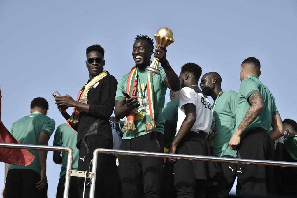 Feriado nacional y una marea humana: Las espectaculares imágenes en Senegal tras ganar la Copa de África