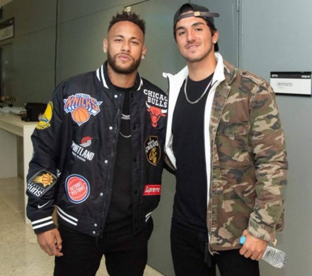 ¡Bien acompañado! Neymar llega al Arena do Gremio para apoyar a Brasil ante Paraguay