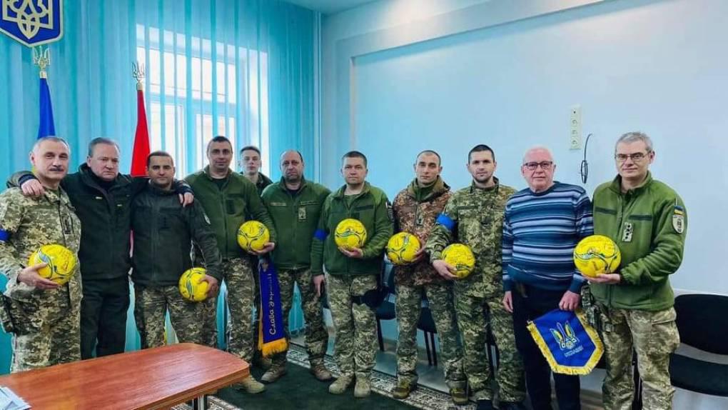De ganar el Balón de Oro a la guerra: Ex futbolista toma las armas y decide defender a Ucrania tras la invasión de Rusia