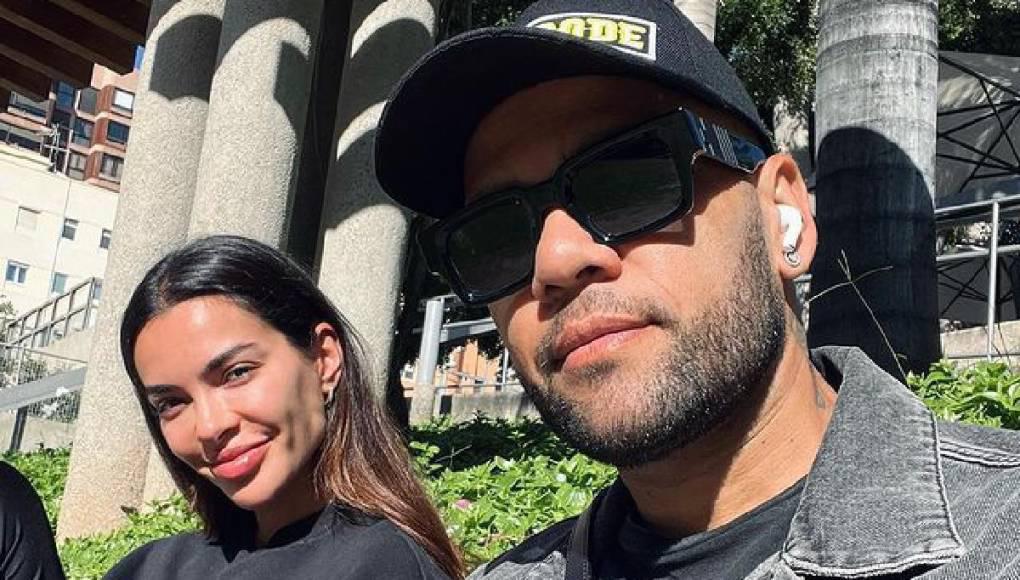 ¿Fuera de España? Dani Alves y Joana Sanz se ‘escapan’: este fue su destino y el precio que pagaron por el viaje