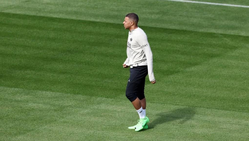 La extravagante petición fuera del fútbol que Mbappé hizo a Real Madrid: Florentino Pérez tiene la decisión final