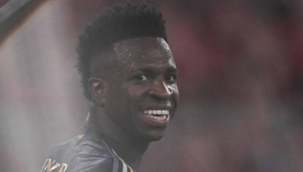 Los goles de Vinicius hacen efecto: la pasmosa cantante que envió mensaje tras su doblete al Bayern Múnich en Champions