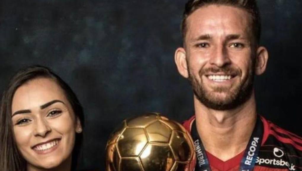 Juega para Real Madrid y fue involucrado en intercambio de parejas de polémico cuarteto amoroso; el otro crack incluido