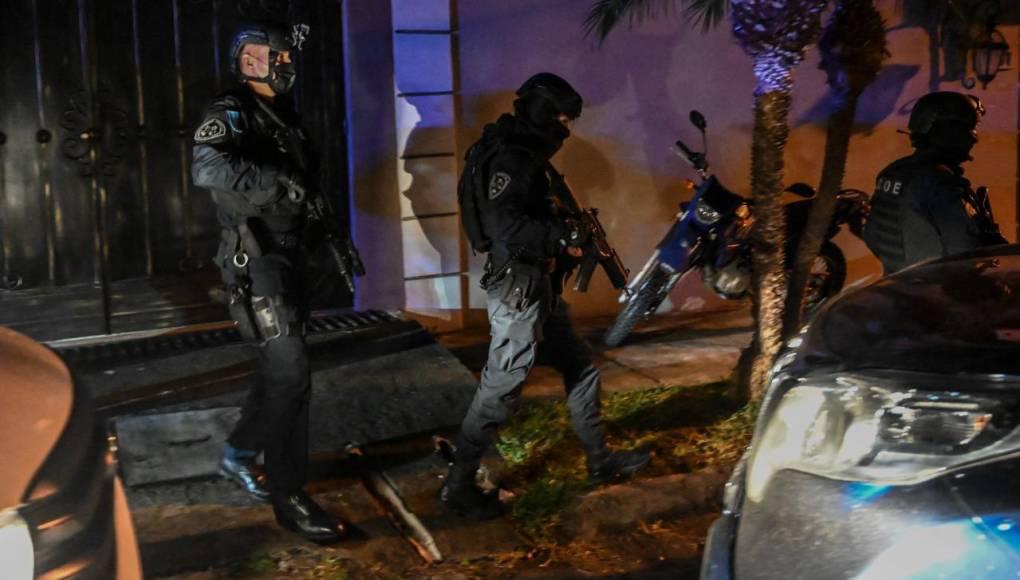 En fotos: Así militarizaron la lujosa casa del expresidente Juan Orlando Hernández tras ser solicitado en extradición por Estados Unidos