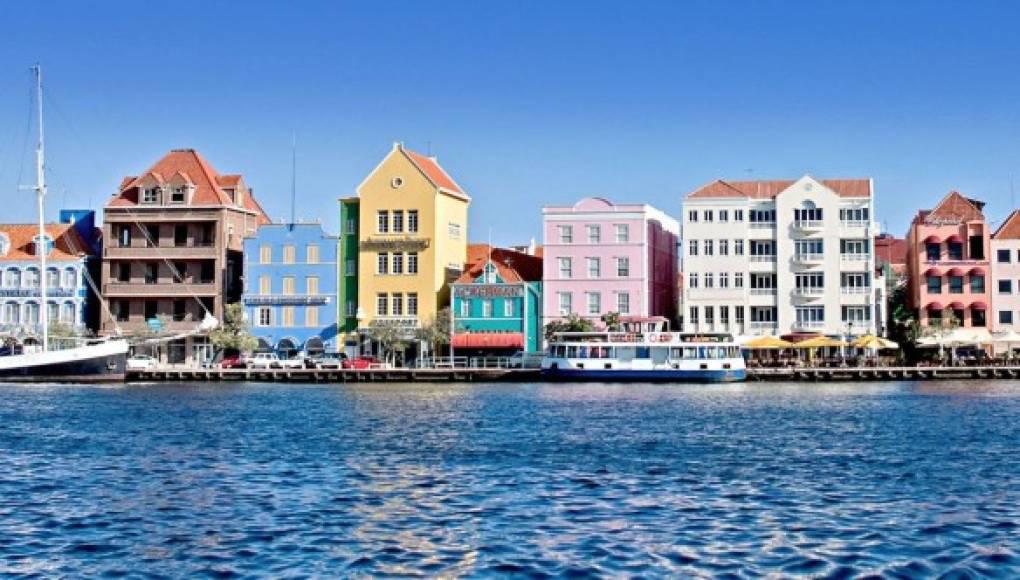 Así es el Ergilio Hato, el humilde estadio donde jugará Honduras ante Curazao y lo que debes saber de la “Amsterdam” del Caribe