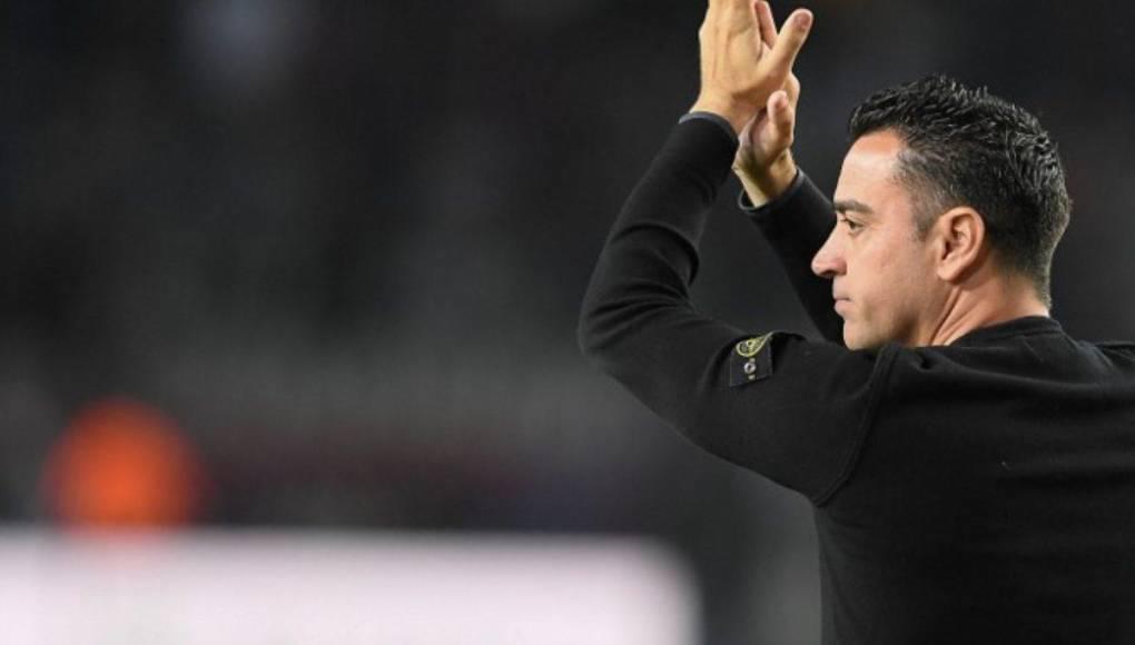 No quería a Xavi, pero tiene que soportar: las sorpresivas razones por las que el técnico sigue en Barcelona