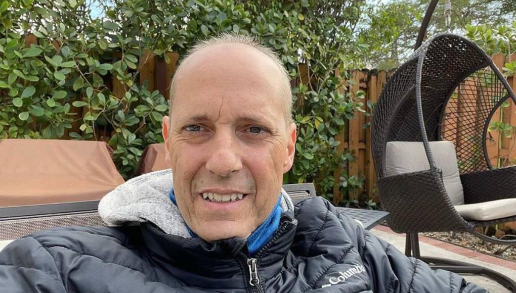 El motivo por el que Paco Villa se casó con su hermanastra: la curiosa historia de amor del relator que murió de cáncer