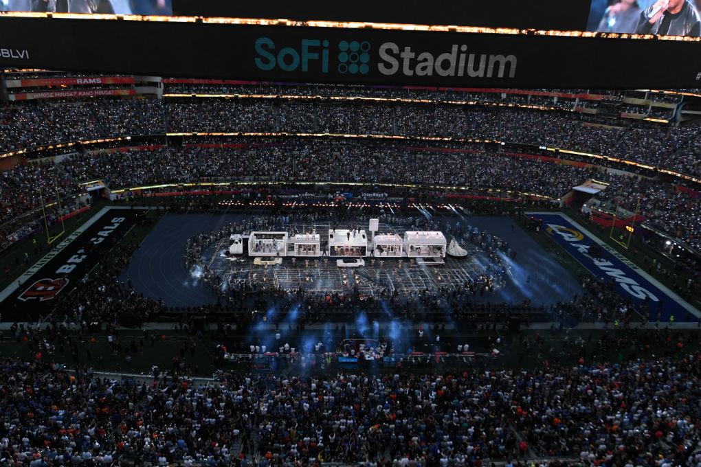 Simplemente impresionante: Las imágenes del show de medio tiempo del Super Bowl; hubo invitado sorpresa