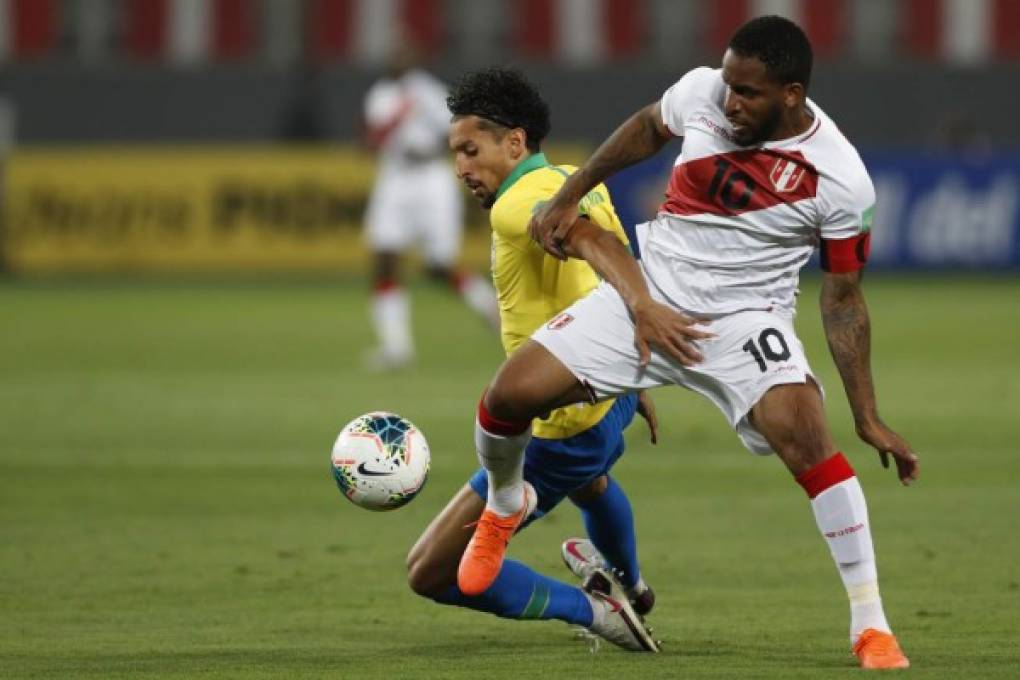Fotos del Perú - Brasil: Las patadas a Neymar y la sangre de Miguel Trauco