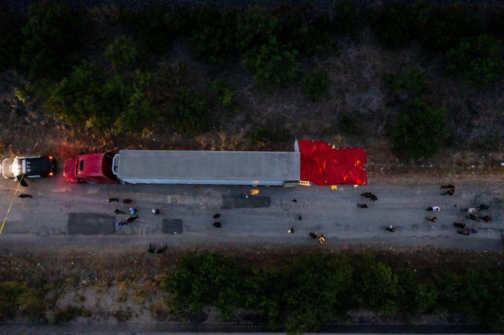 Un total de 46 migrantes fueron hallados muertos en el interior de un camión en San Antonio, Texas
