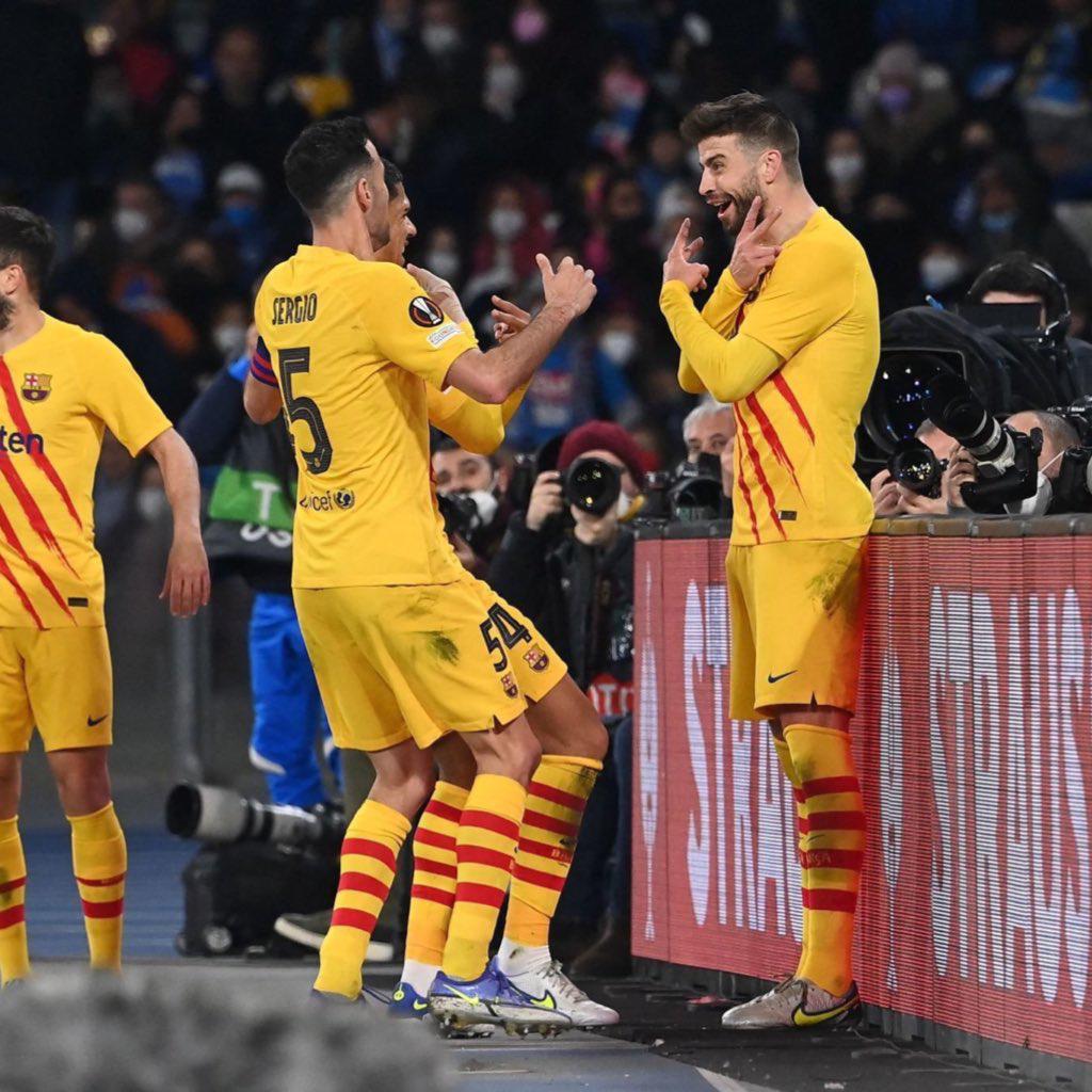 Piqué se disfraza de ‘9’, el mensaje por el conflicto Rusia-Ucrania y Puyol sorprende con su revelación en el Barcelona-Napoli