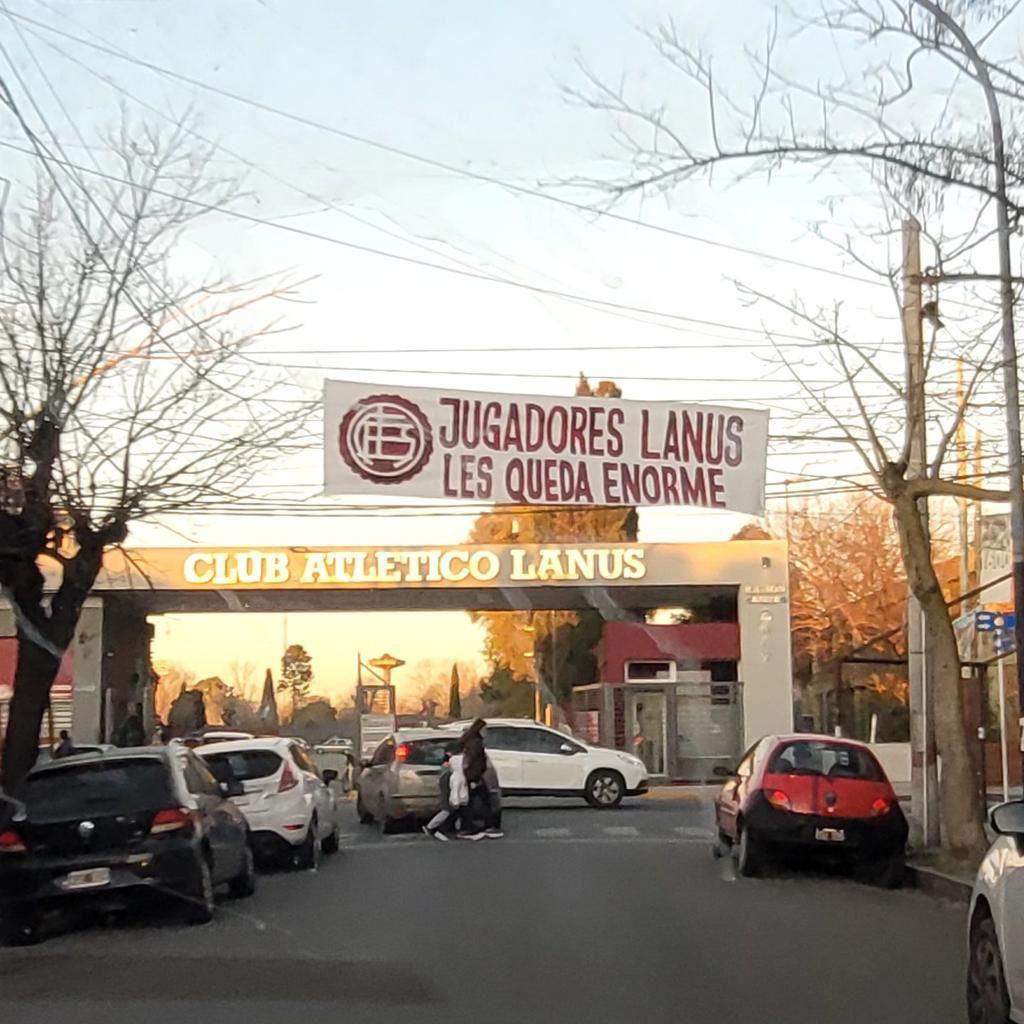 Con sorpresa y preocupación, los argentinos ven cómo los fanáticos cada vez se vuelven menos tolerantes a los malos resultados.