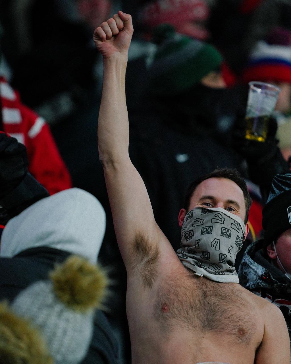 Hondureños congelándose y los gringos sin camisa: Las inolvidables imágenes del EEUU vs Honduras en Minnesota