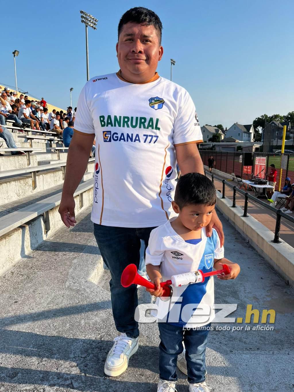 Alegría y ambiente inigualable entre hinchas de Olimpia en New Jersey; Kevin López aclamado por autógrafos en Comunicaciones