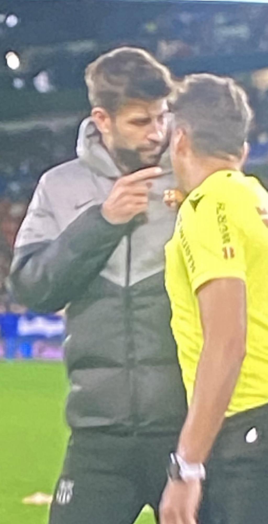FOTOS: ¿Qué le dijo al árbitro? Piqué termina de la peor forma su carrera, feo gesto de Lewandowski y éxtasis de Xavi en la remontada de Barcelona