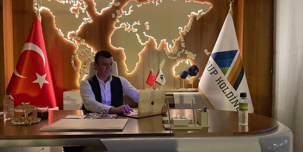 ¿De dónde saca su fortuna? Quién es Muhsin Bayrak, el empresario turco que está a punto de comprar al Chelsea de Inglaterra