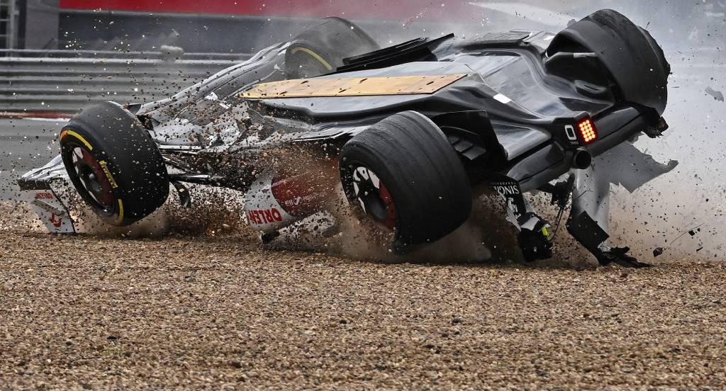 El drama que estuvo a punto de convertirse en tragedia en la Fórmula 1: piloto se salva de milagro tras fuerte accidente