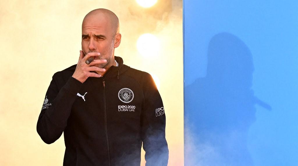 Fiestón en el Manchester City: Guardiola fumándose puros, descontrol de los aficionados y el que confundió a Erling Haaland