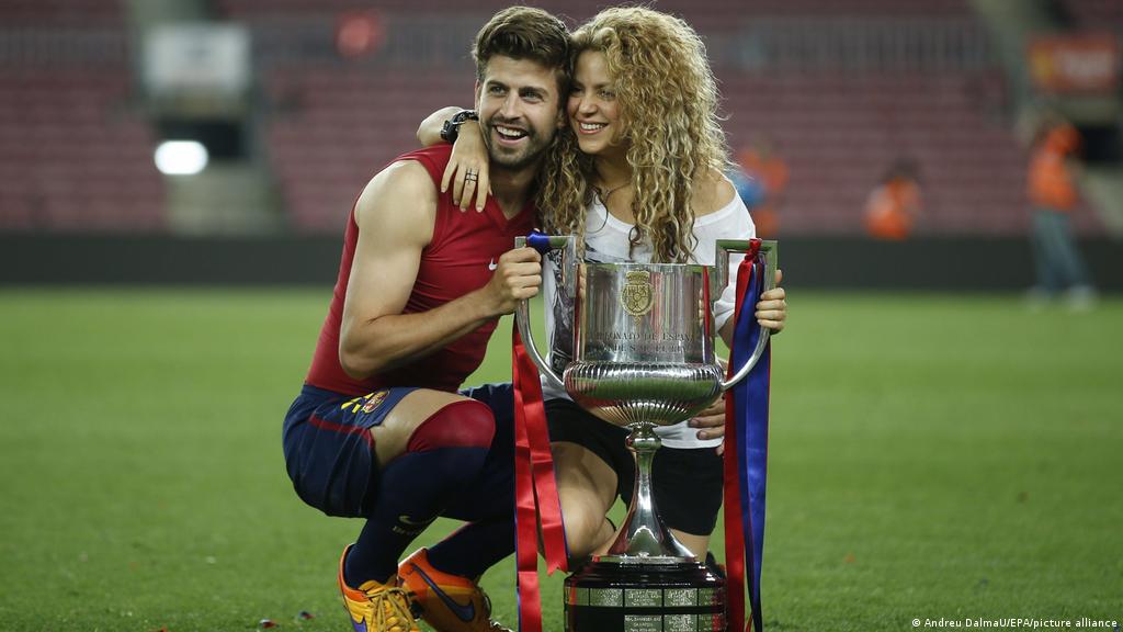 Salen a luz las fotos: La acalorada discusión a gritos de Shakira y Piqué en un yate frente a sus hijos