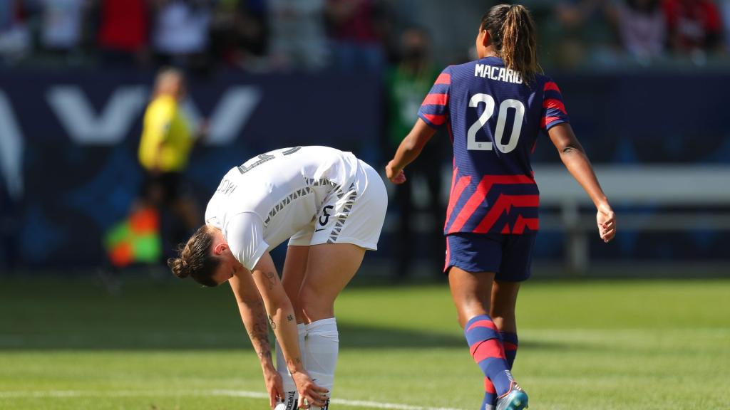 Hito en el fútbol: Meikayla Moore, la jugadora que hizo un hat-trick ante Estados Unidos, pero en su propia meta