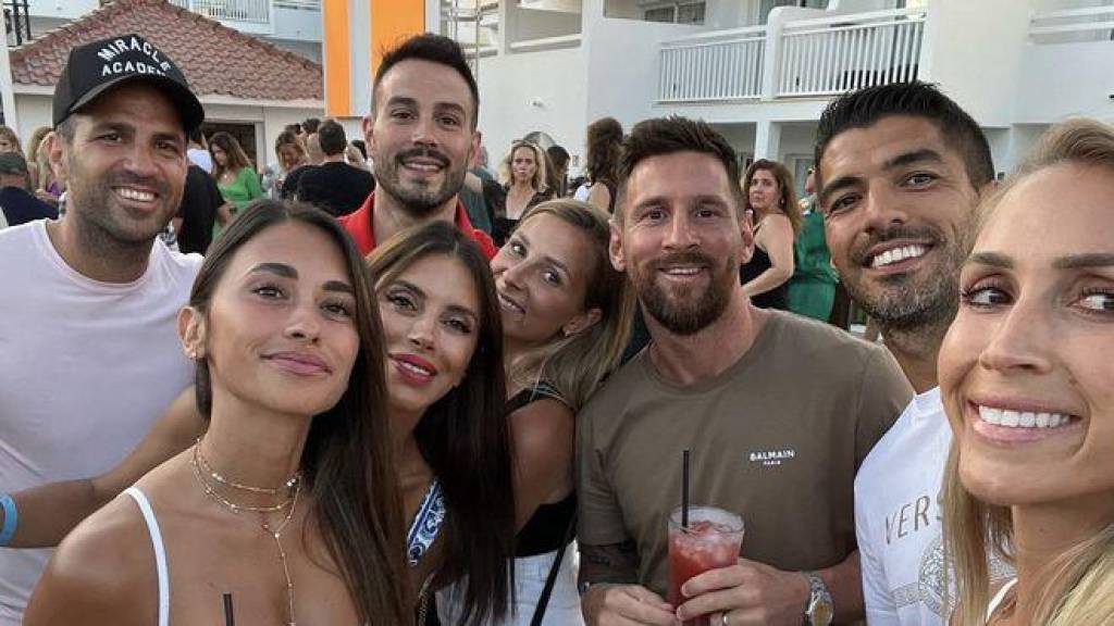 Así van las vacaciones de los futbolistas y sus mujeres: Wanda Nara y Georgina Rodríguez arrasan y las fiestas de Messi
