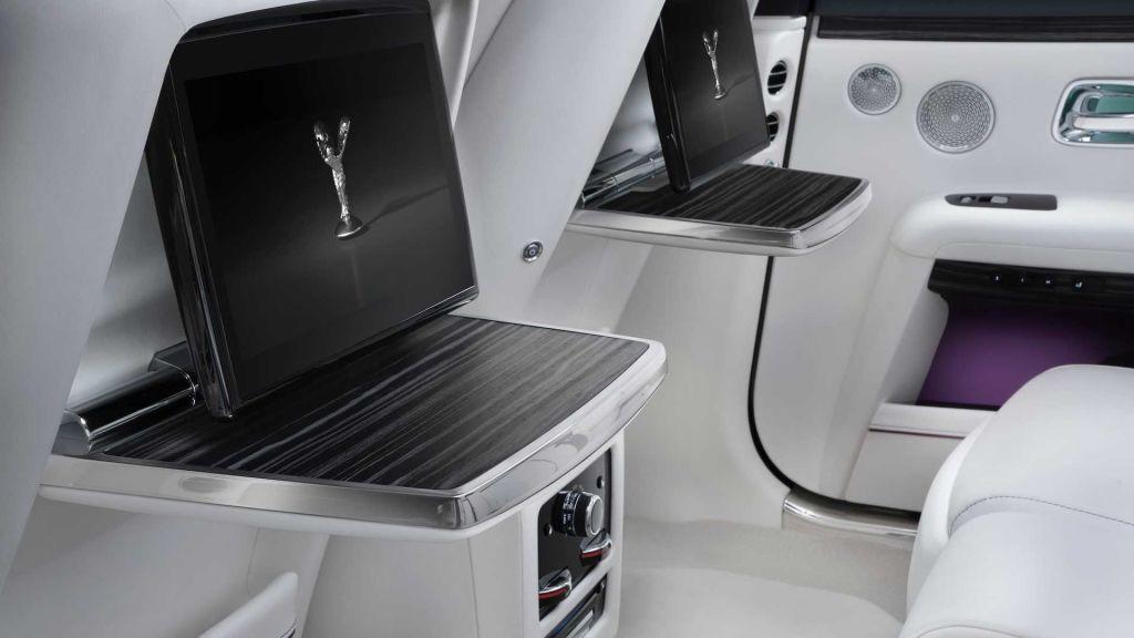 ¡Jennifer López y Cristiano Ronaldo tienen uno! Así es el Rolls-Royce Ghost, el último lujito de Teófimo López