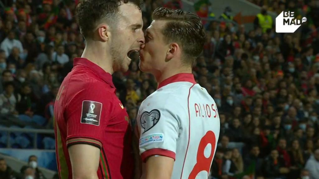 Bronca en el Portugal-Macedonia, Cristiano Ronaldo recibe curiosa petición antes de su último Mundial en Qatar y Mané consuela a Salah