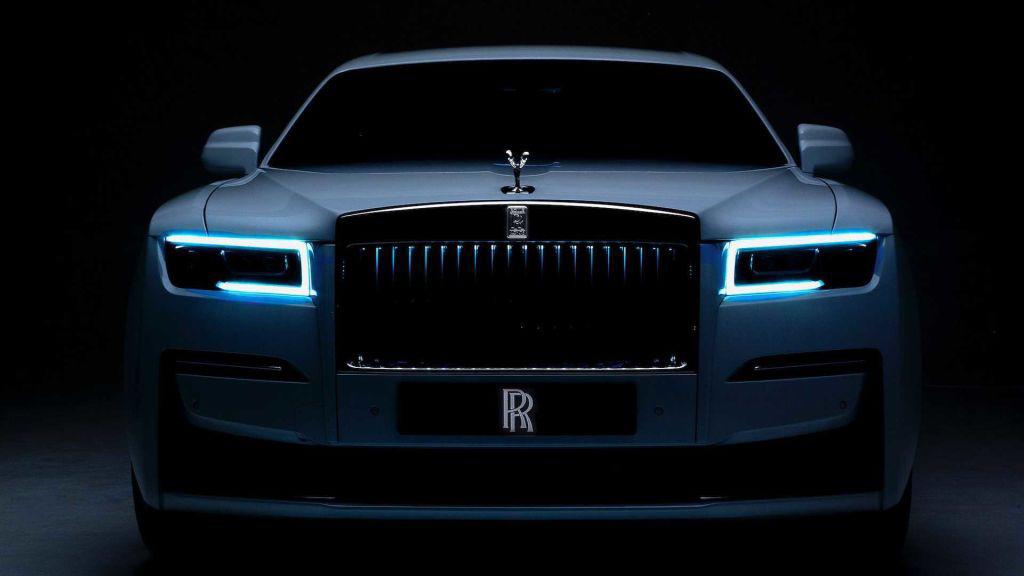 ¡Jennifer López y Cristiano Ronaldo tienen uno! Así es el Rolls-Royce Ghost, el último lujito de Teófimo López