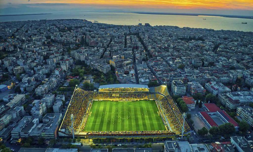 ¡Un hermoso puerto, tremendo estadio y sus comidas! Así es la nueva casa del hondureño Edwin Rodríguez en Grecia