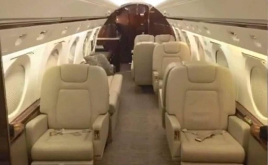 Floyd Mayweather presume en redes sociales de su nuevo jet privado