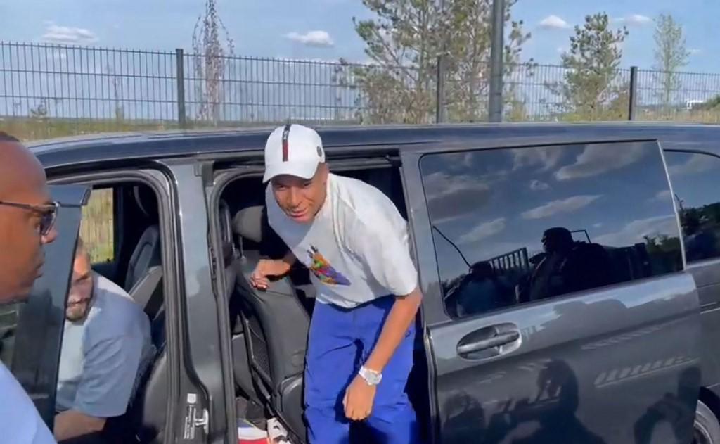 Mbappé está a la venta y desafía al PSG: los otros descartados que entrenan con Kylian y que se irán del club