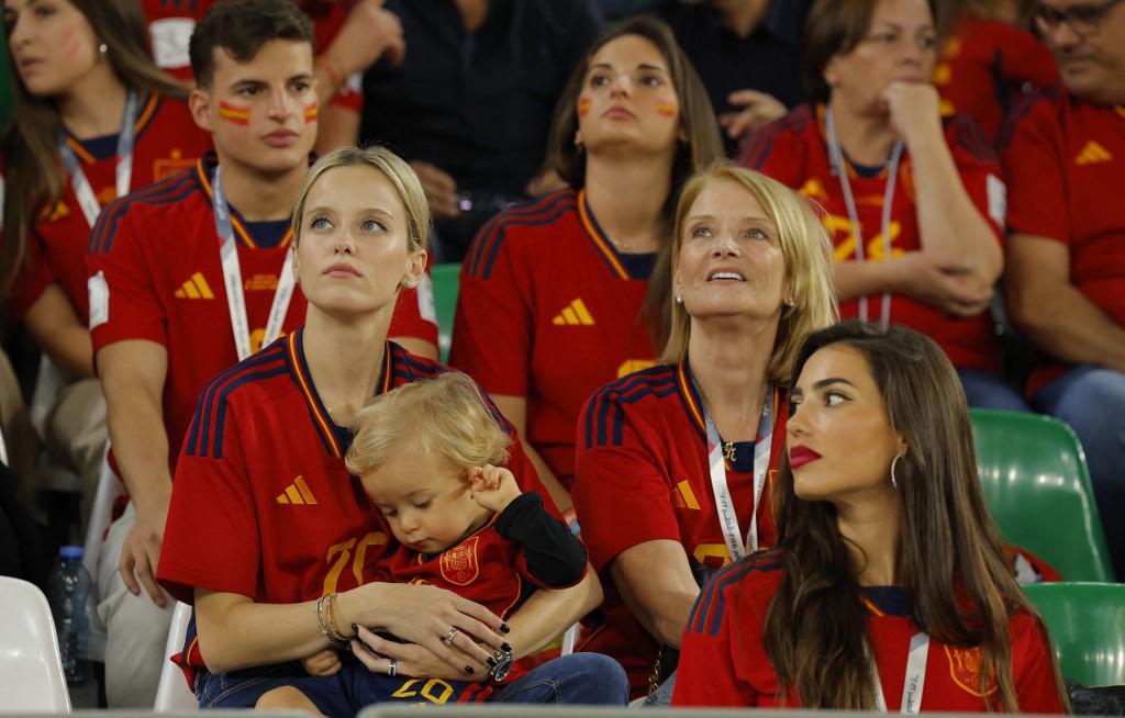 Ex jugador de Real Madrid hundió a Luis Enrique, Pedri y Ansu Fati destrozados; las duras fotos de la eliminación de España y la fiesta de Marruecos