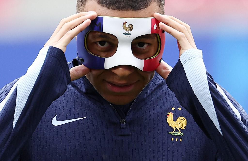 El motivo por el que Mbappé no podrá usar esta máscara en la Eurocopa 2024 ¿Qué dice el reglamento?