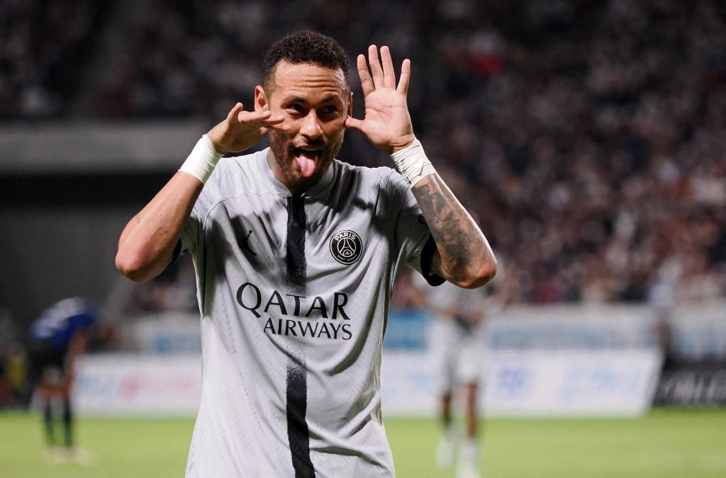 Neymar marcó doblete en la paliza del PSG para cerrar su gira en Japón; Messi y Mbappé se unieron al festín de goles