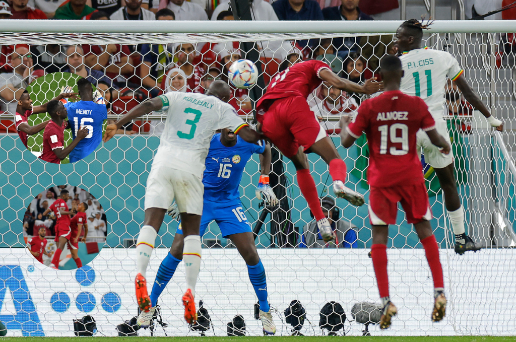 El primero de los anfitriones: el espectacular testazo de Mohammed Muntari para el primer gol de Qatar en su mundial