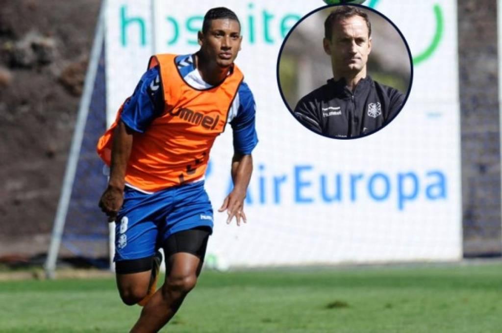 Técnico del Tenerife: 'No me preocupa Bryan Acosta, donde juegue, rinde'