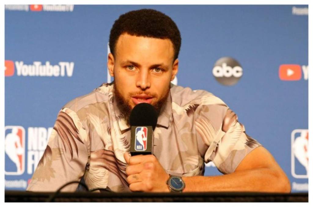 Stephen Curry: 'Hay que quitarse el sombrero ante los jugadores de los Raptors'