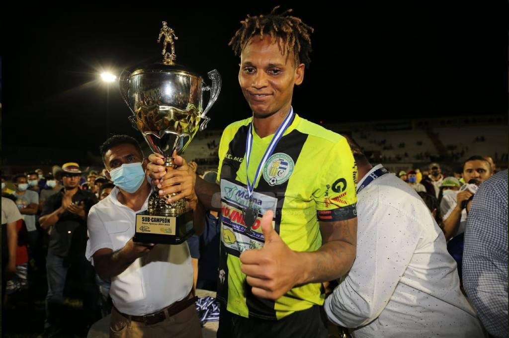 La frustración de Welcome, el festejo del Olancho y el ‘firulais’ en la cancha: así se vivió en fotos la final de la Liga de Ascenso