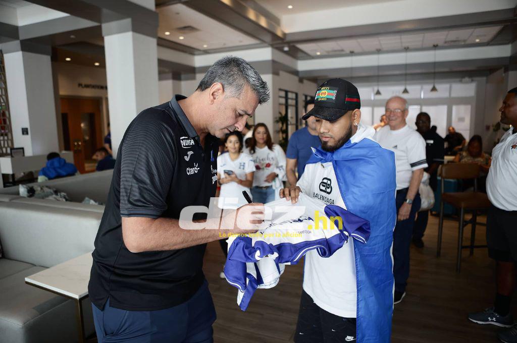 La sorpresiva visita de exmundialista al hotel de concentración de Honduras; aficionados se hicieron presente en Miami