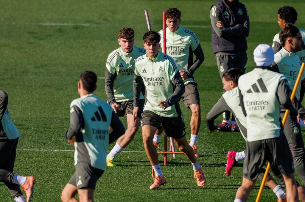 Tiene varias ofertas en Europa: ¿Quién es Víctor Valdepeñas, la nueva joya del Real Madrid que jugará hoy de lateral izquierdo?